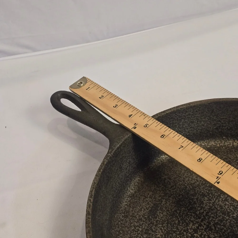 Unmarked vintage cast