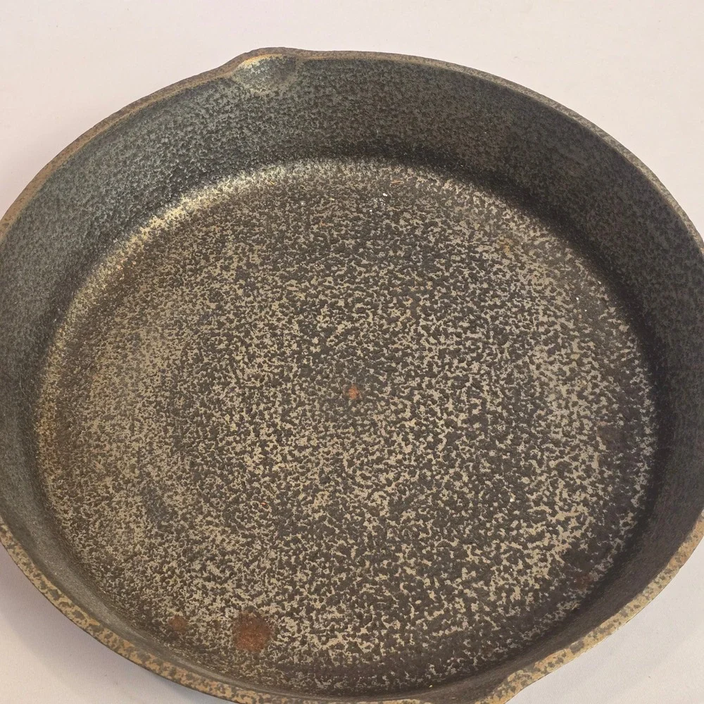 Unmarked vintage cast