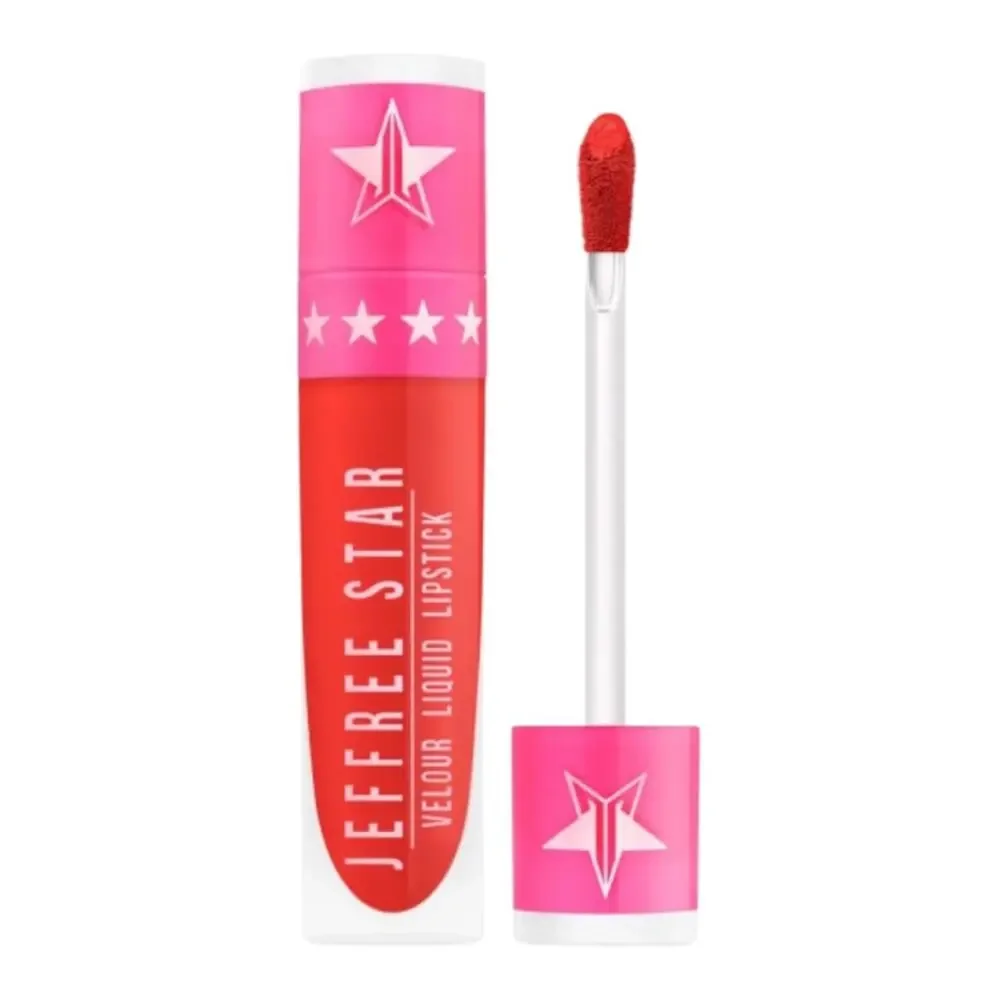 Jeffree Star itroducing jeffree