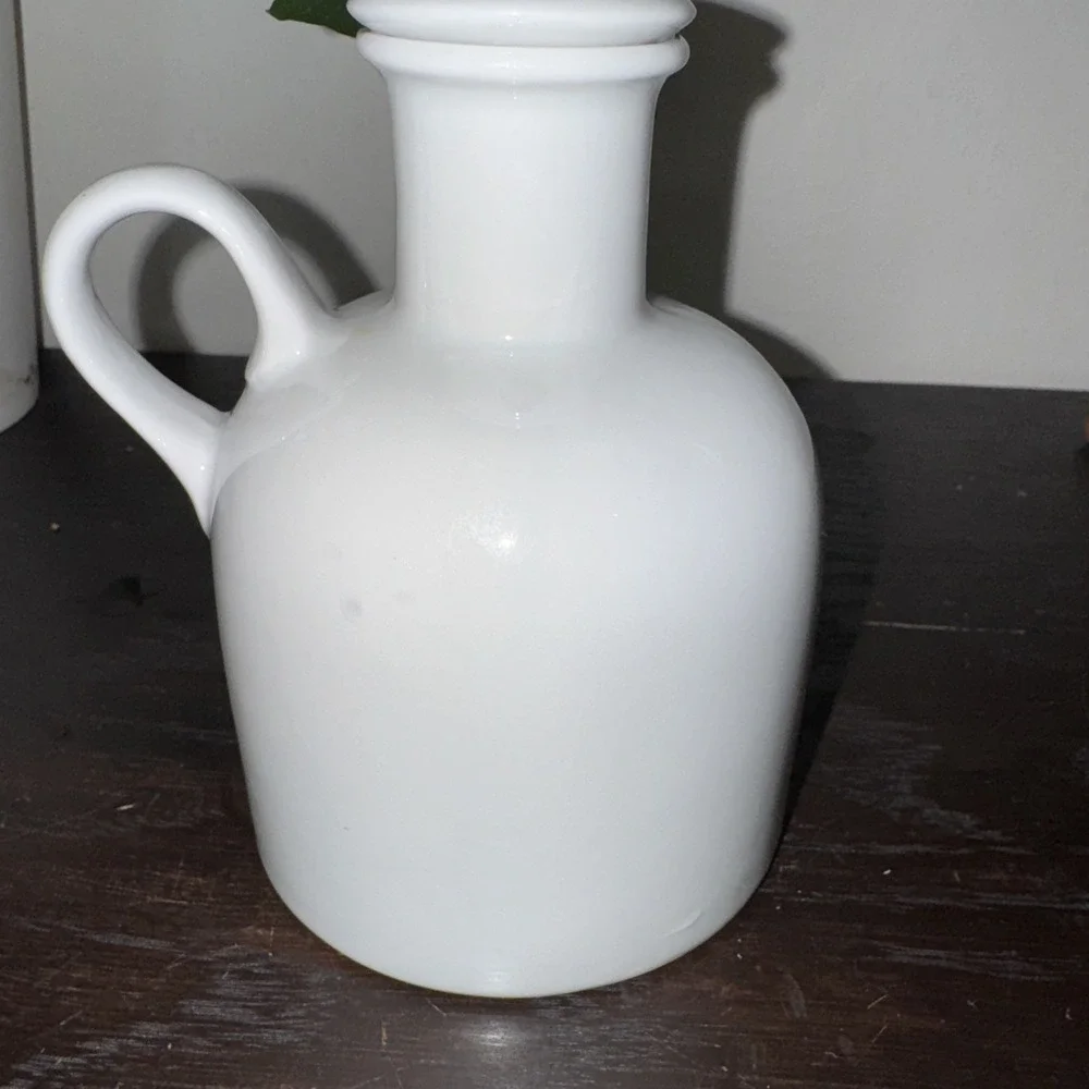 Crate and Barrel‎ Piece Oil/ Vinegar Small Jar