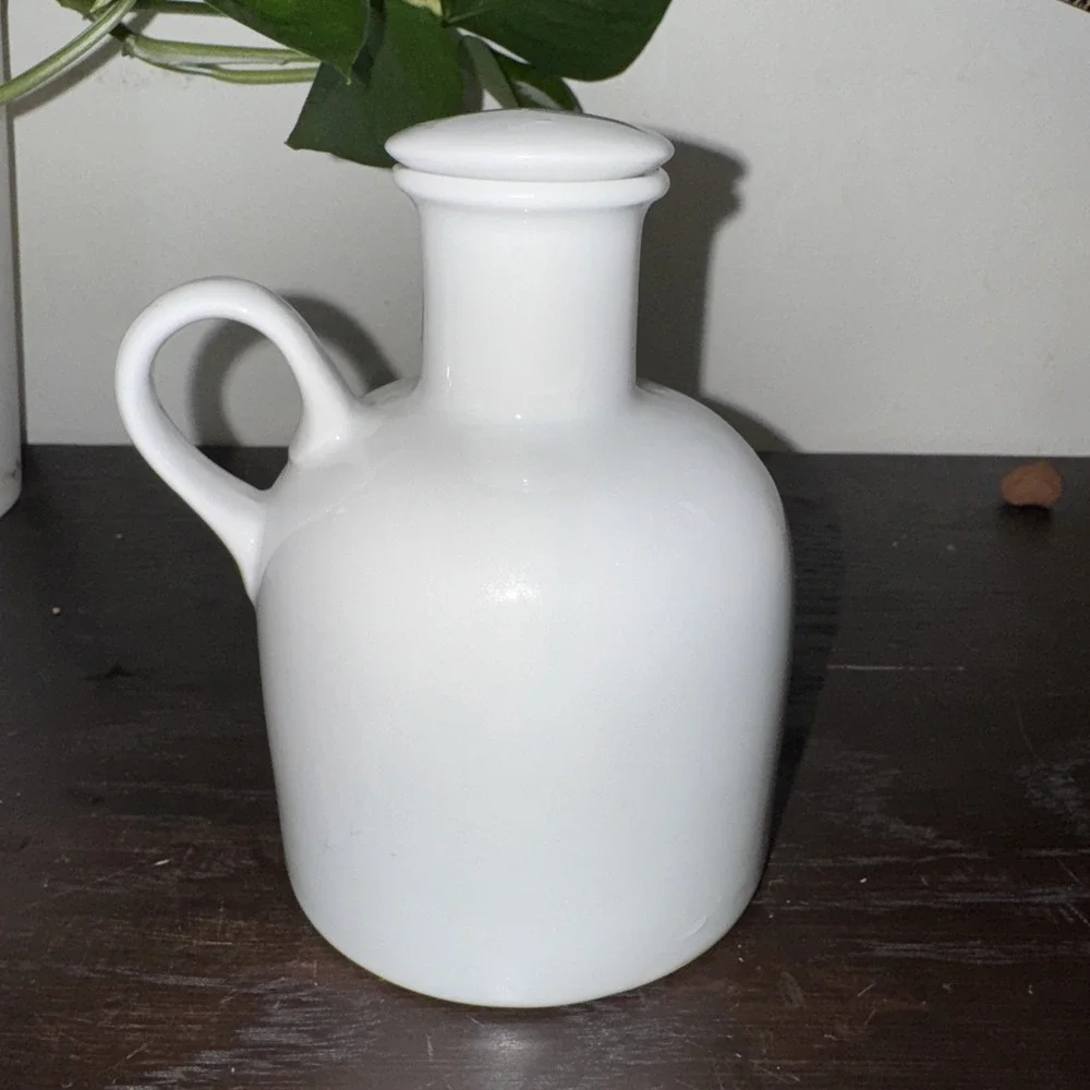 Crate and Barrel‎ Piece Oil/ Vinegar Small Jar