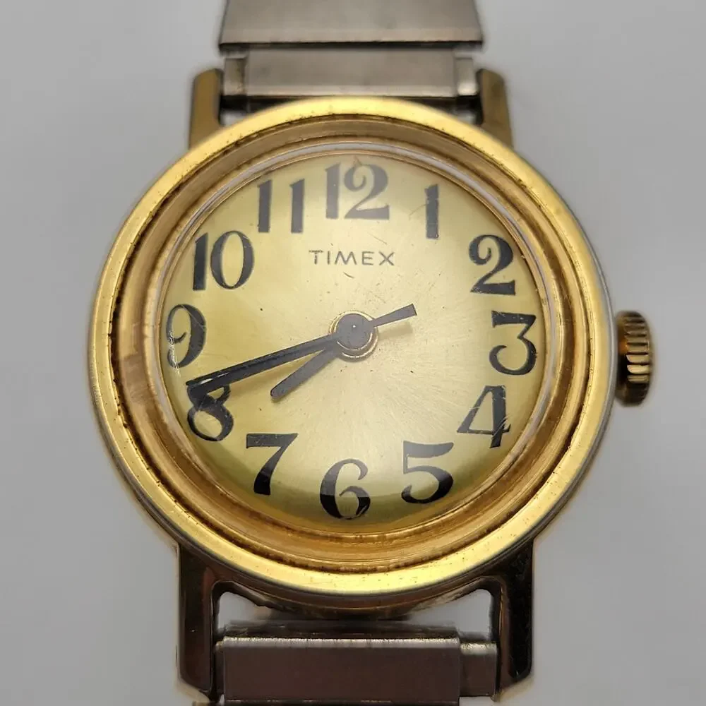 Timex 1977 gold