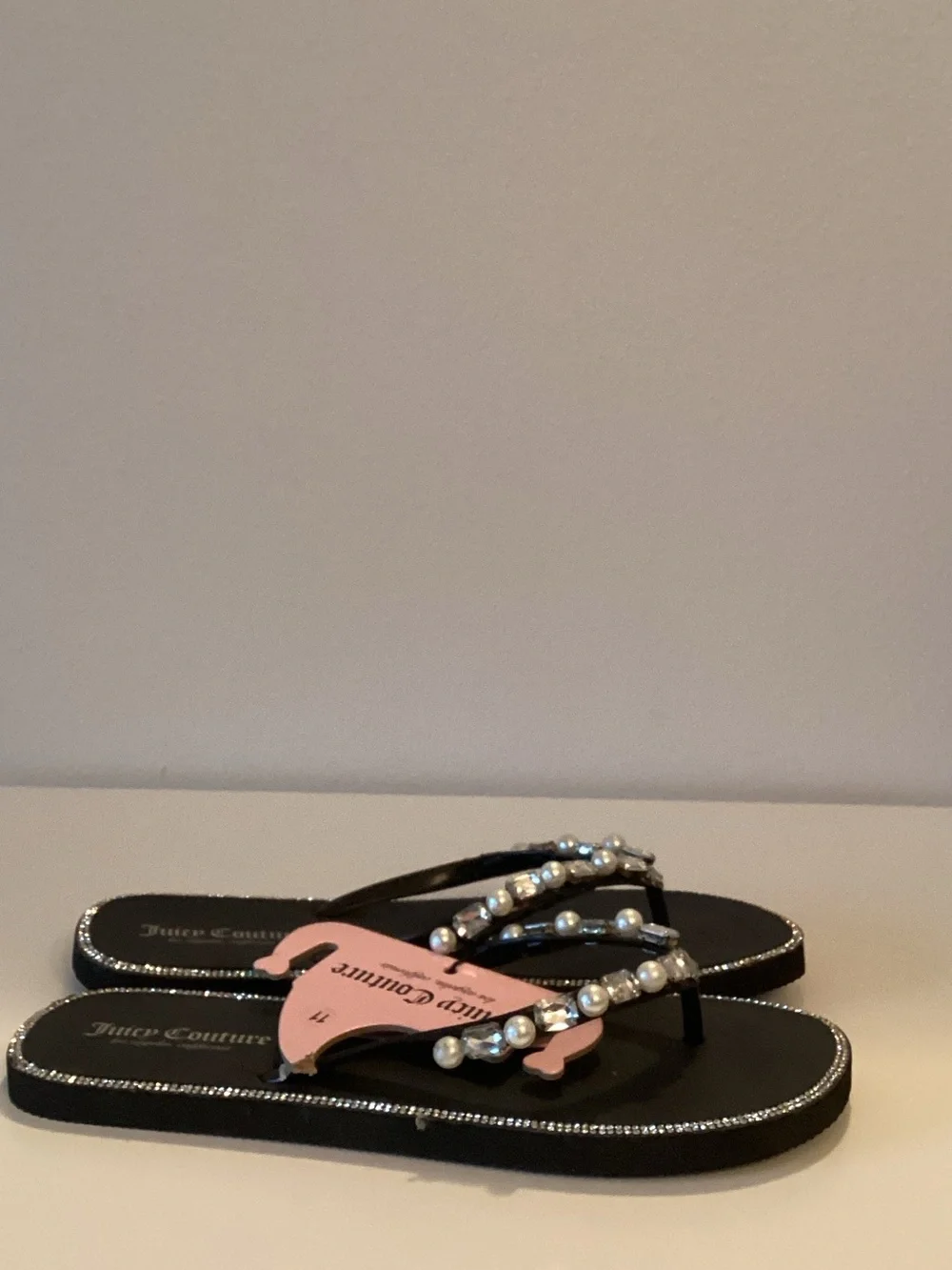 N/A comfortable black