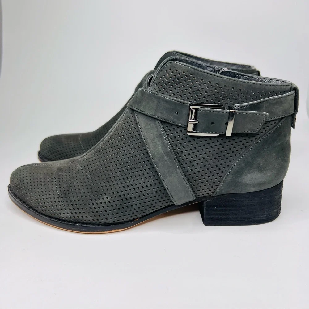 Vince Camuto women’s size