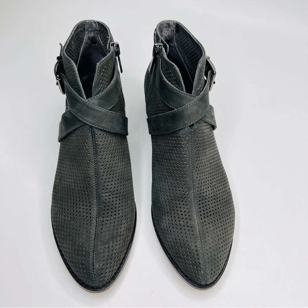 Vince Camuto women’s size
