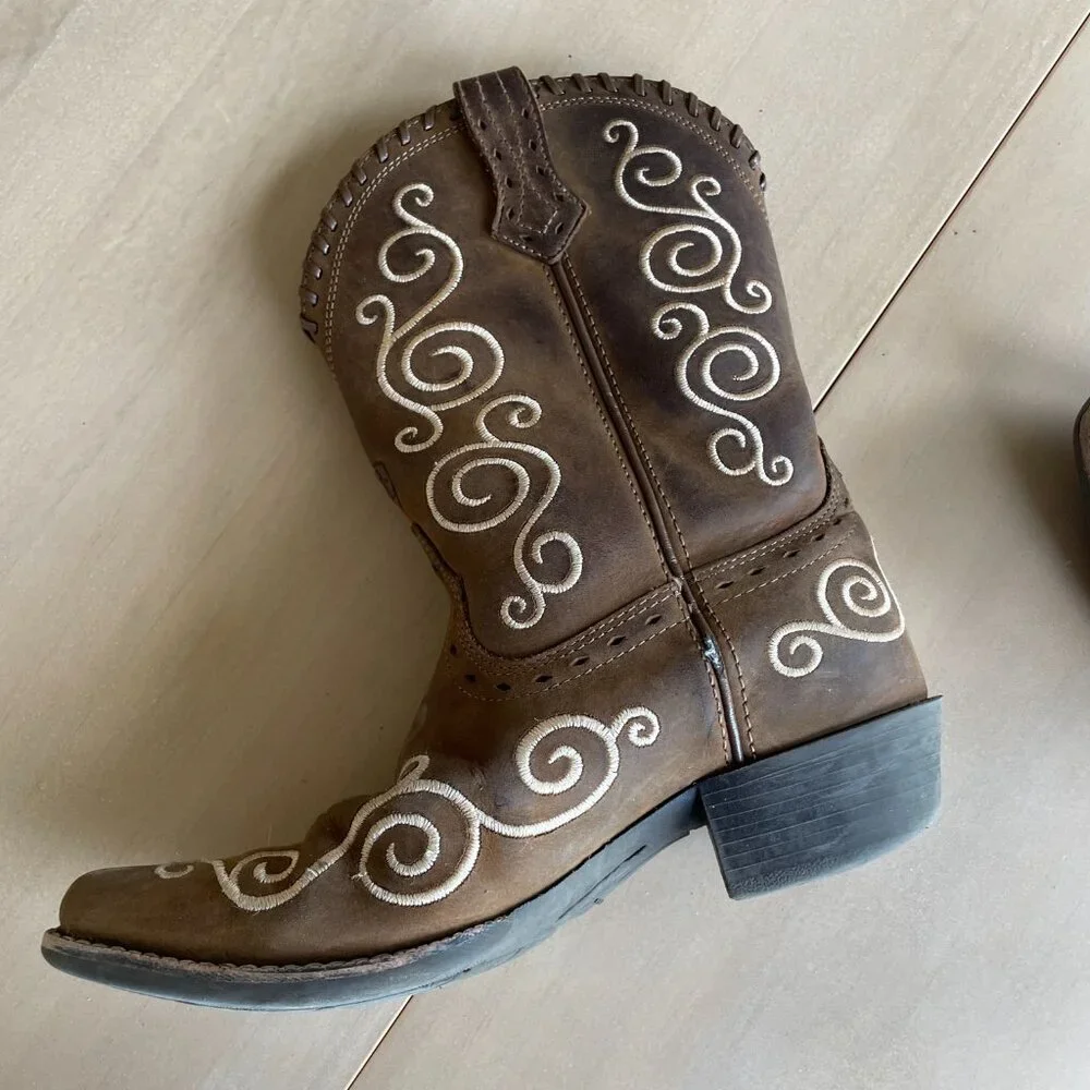 Ariat shaft young life