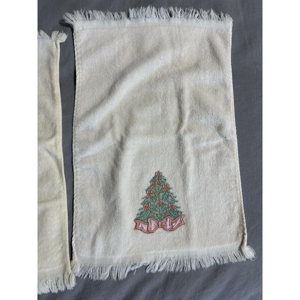 The Unbranded Brand hand towel