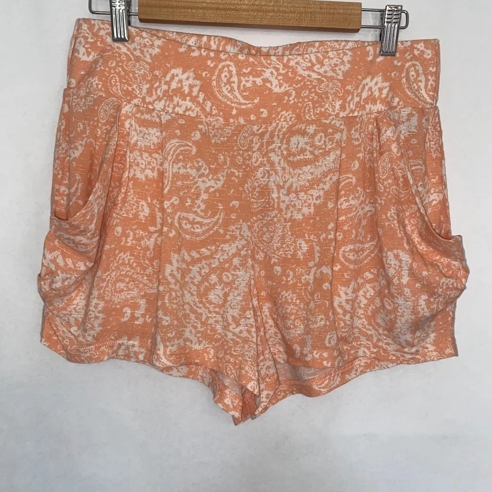 Free People Peach Tea Paisley High Waist Shorts, Pull On Orange White, Small EUC