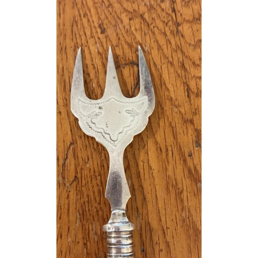 The Unbranded Brand handle made