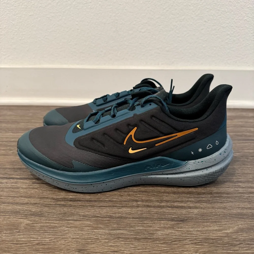 NIKE AIR WINFLO SHIELD sz 11