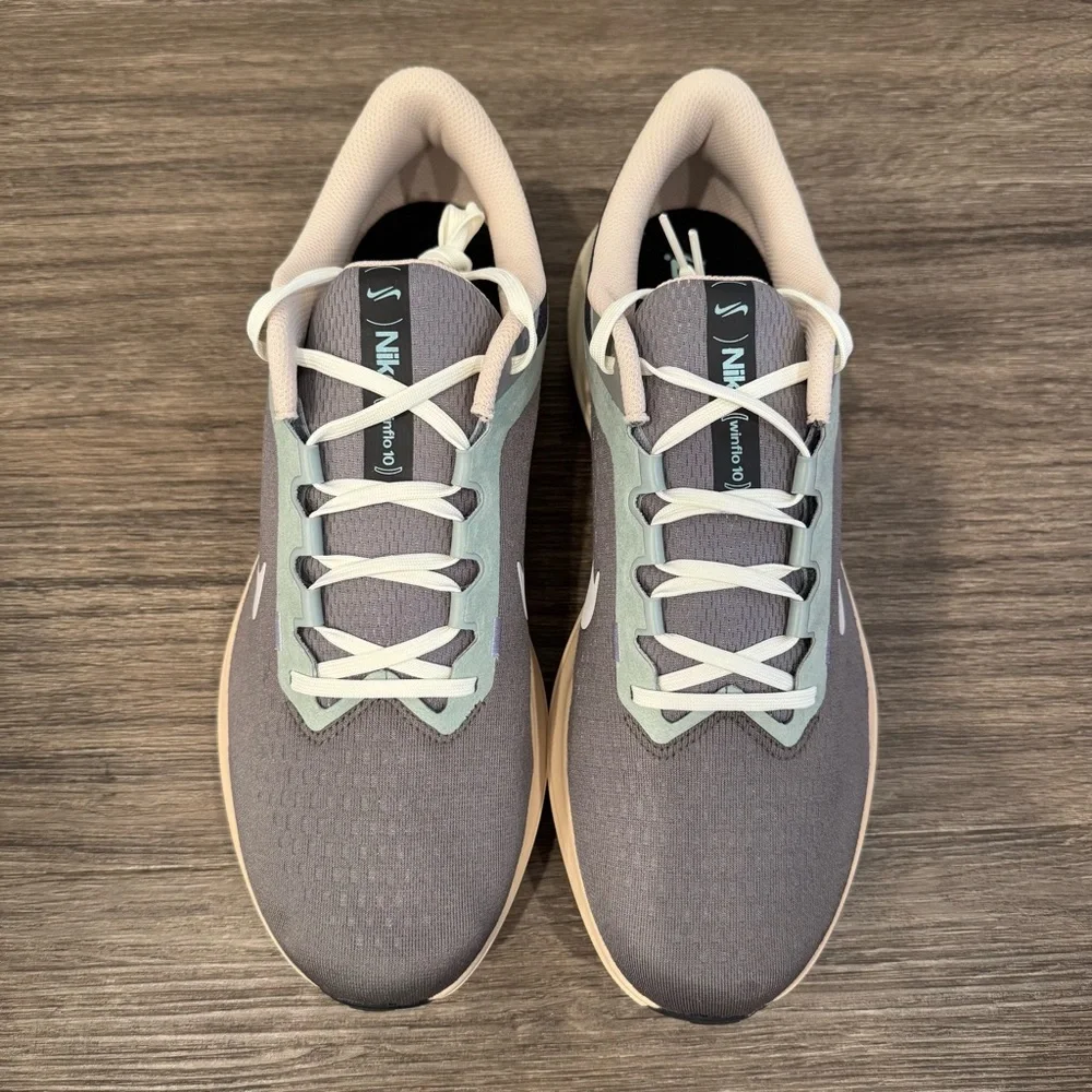 Nike AIR WINFLO 10 sz 11, 12