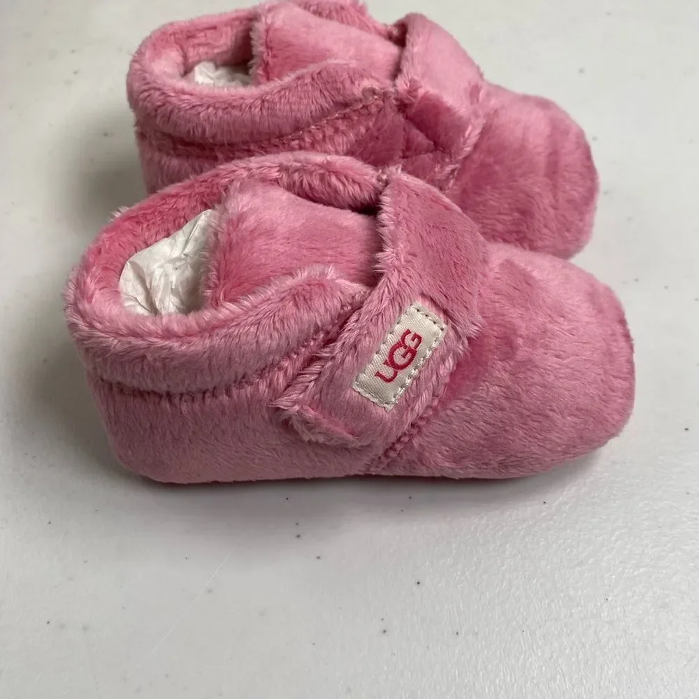 UGG chart closure 18m
