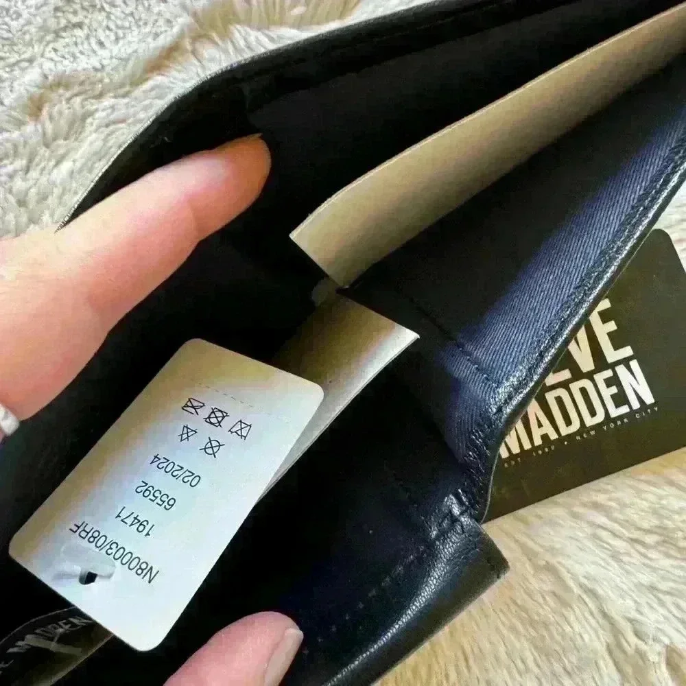 Steve Madden new tags