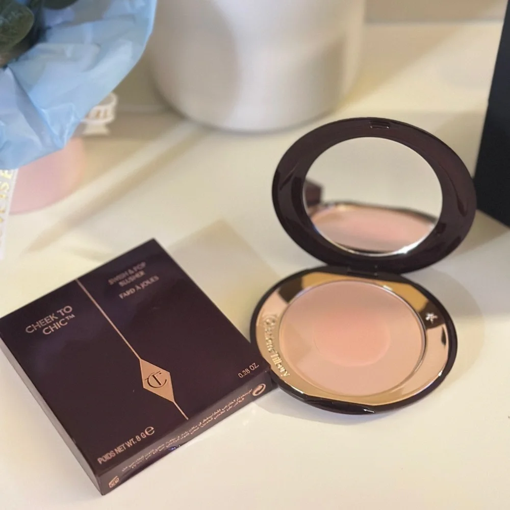 NEW Charlotte Tilbury CHEEK TO CHIC—FIRST LOVE Two-tone peach powder blusher
