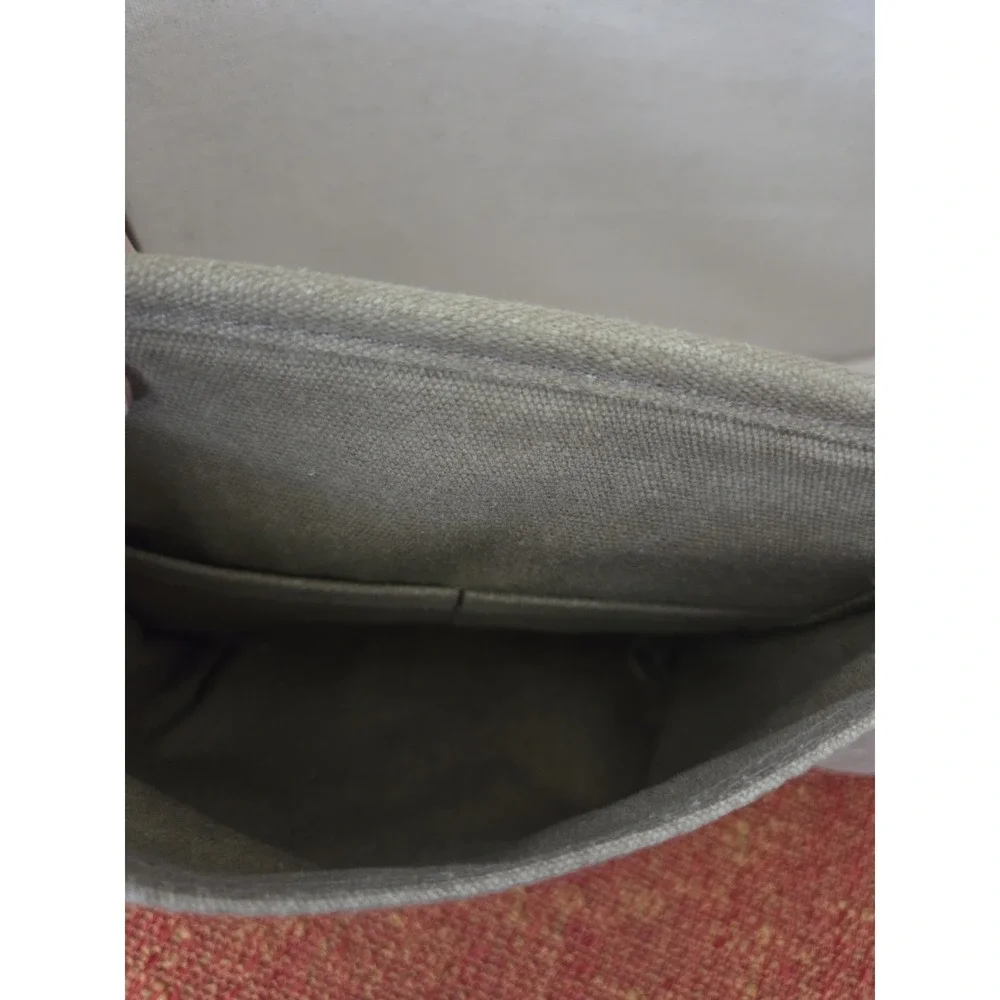 Duluth Trading Co bottom side