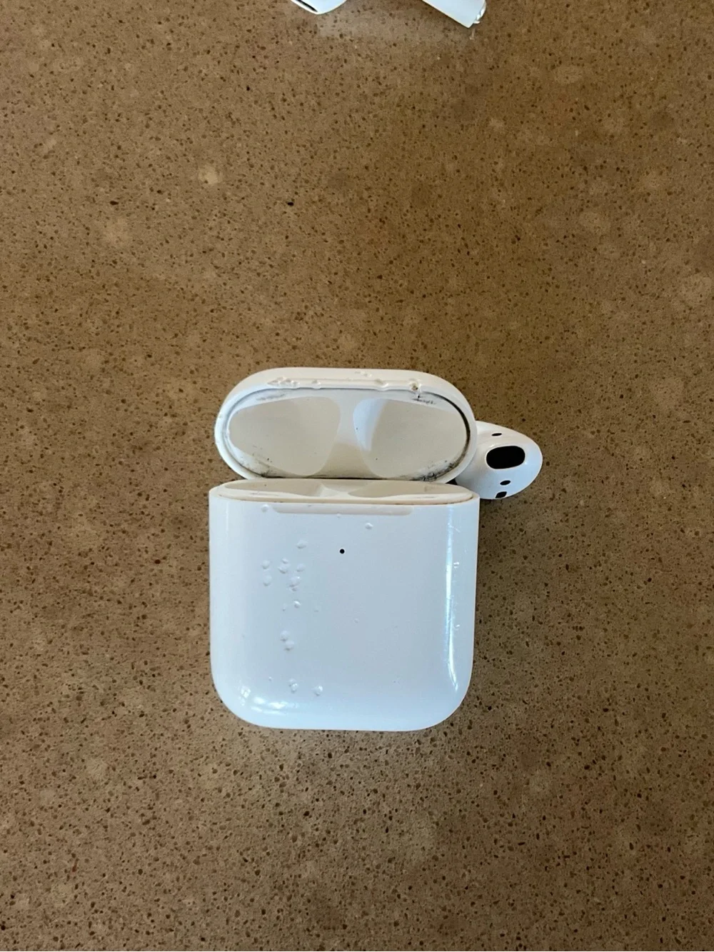 Apple genuine earbud
