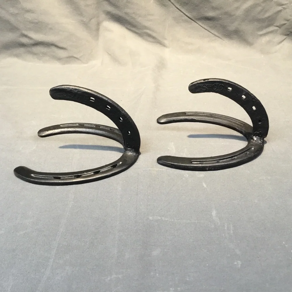 N/A horseshoe hangers