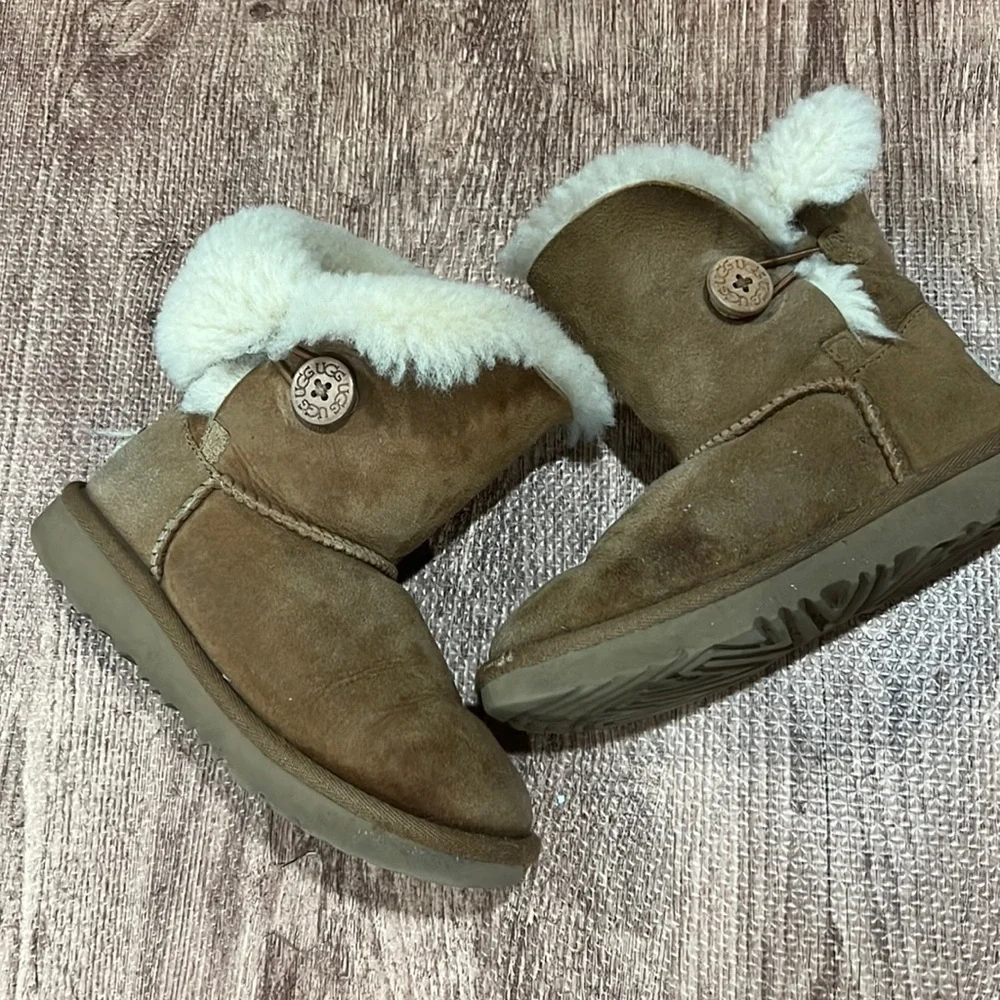 Girls Ugg Australia Bailey Button Boots‎