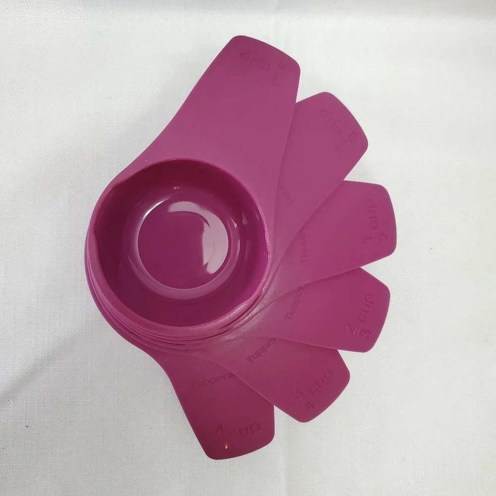 Tupperware color baking clearly