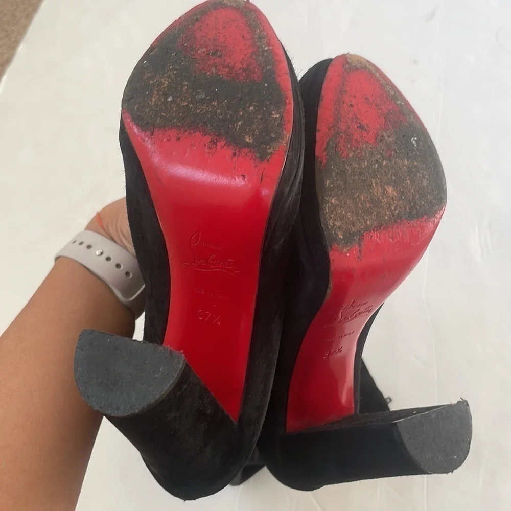 Christian Louboutin designer comes