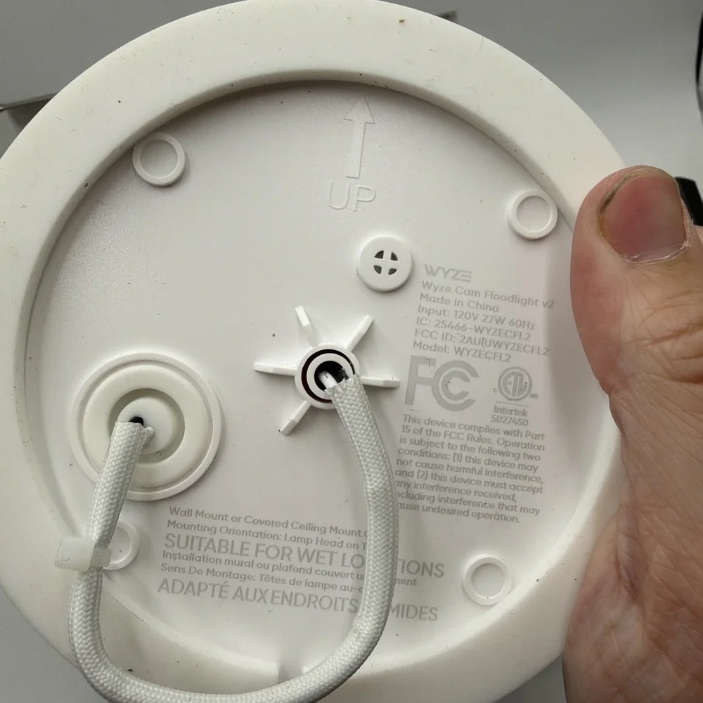 Wyze missing mounting