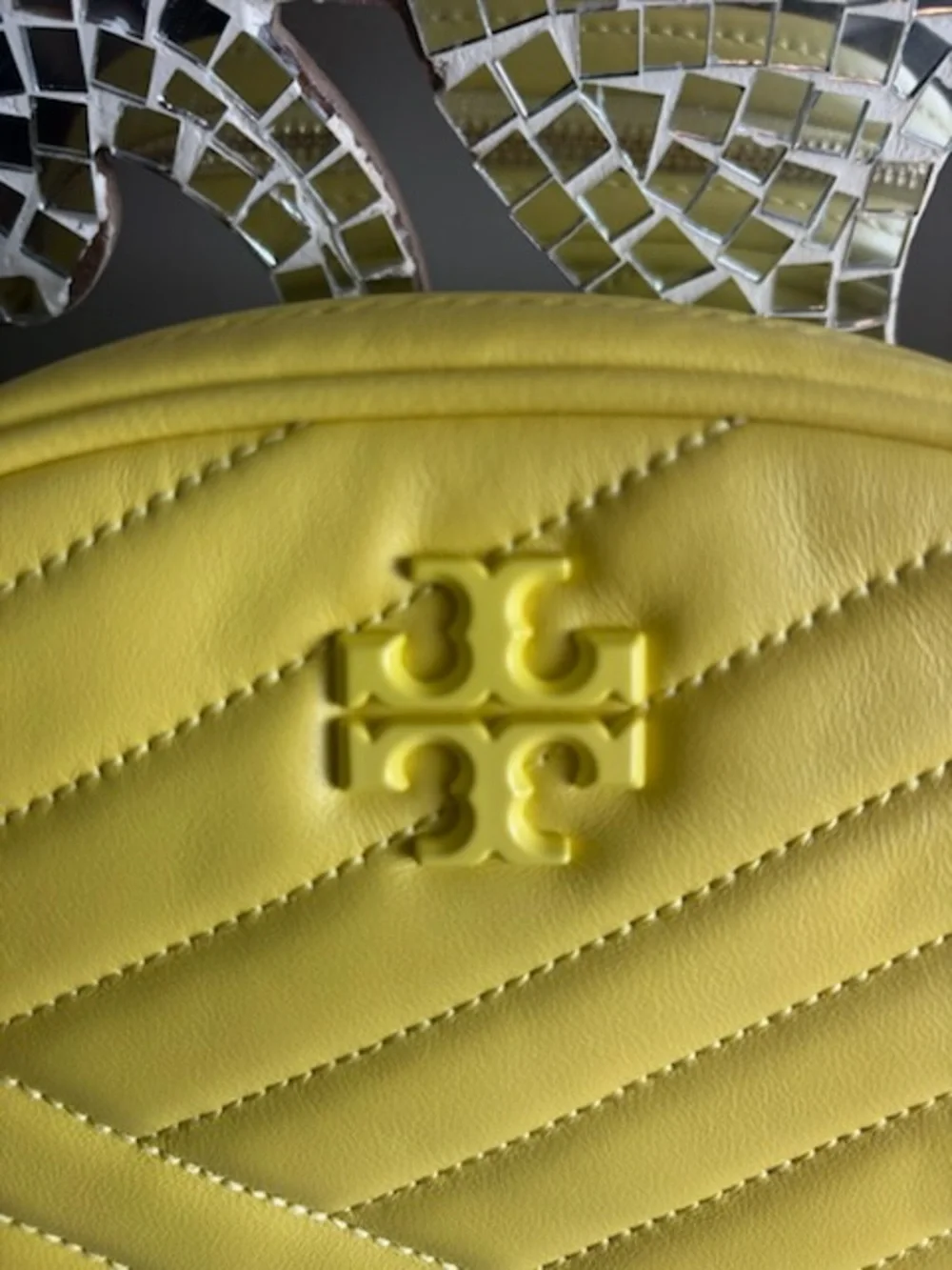 💕Tory Burch Kira Chevron Powder Coated Camera Bag Crossbody
