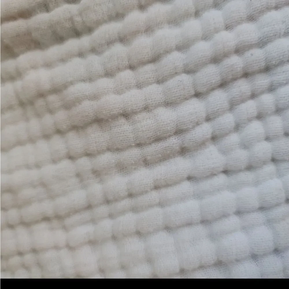 N/A white cloth