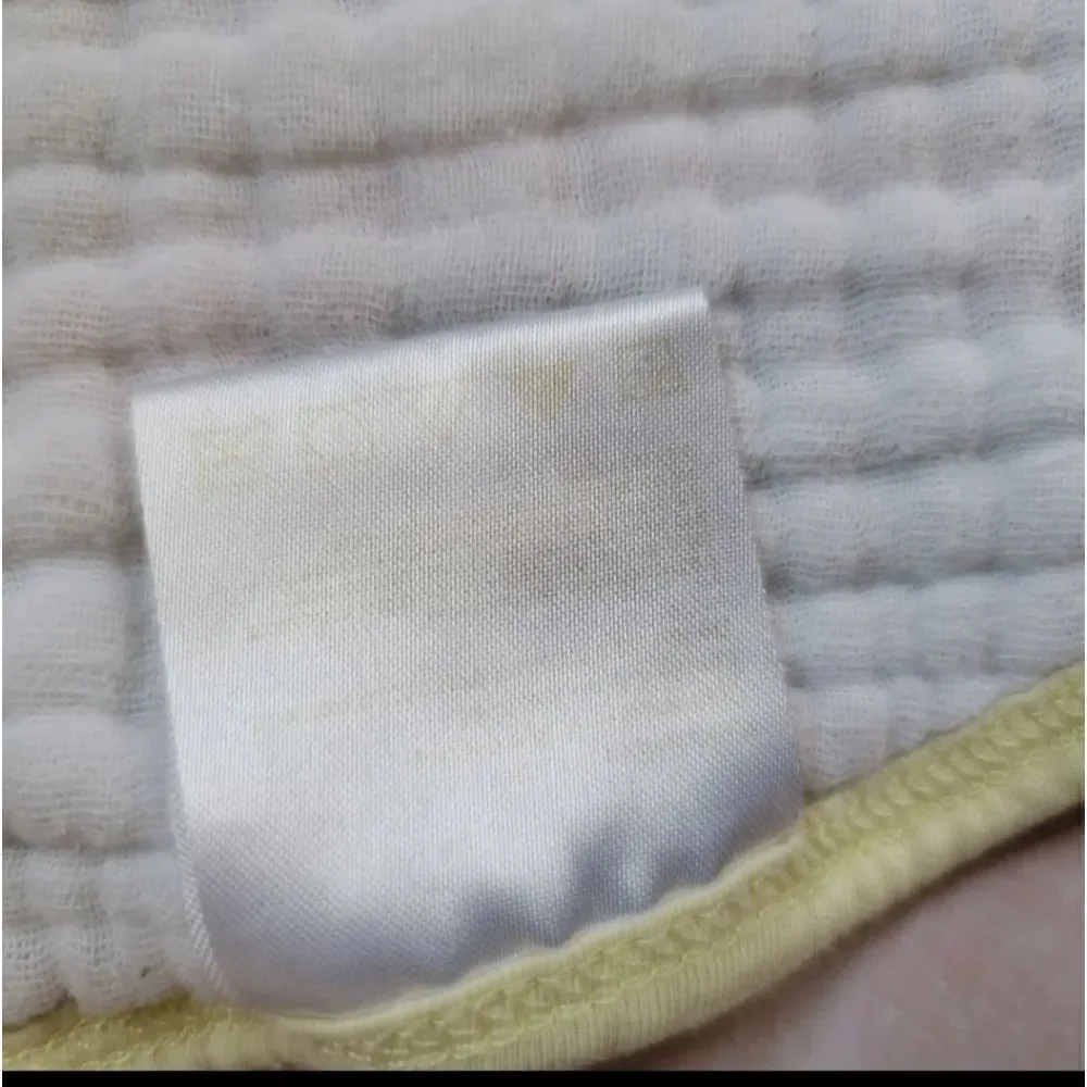 N/A white cloth
