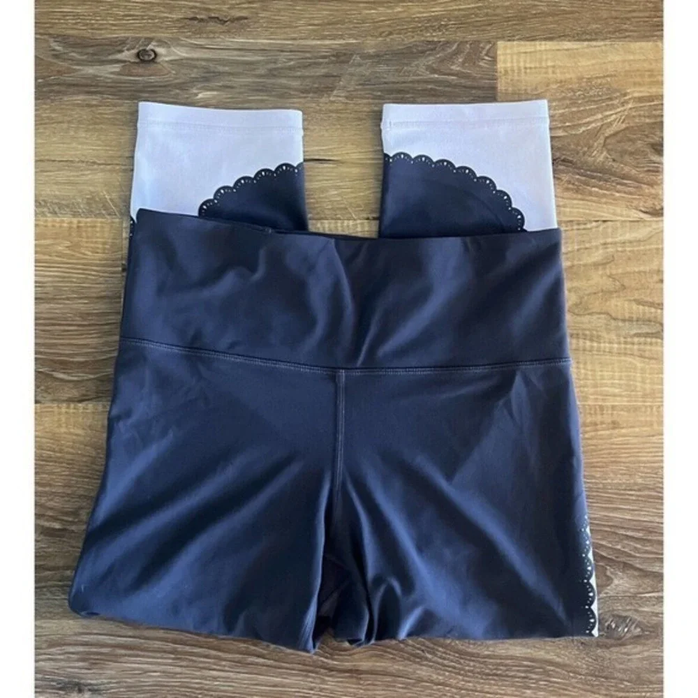 Athleta elation scalloped