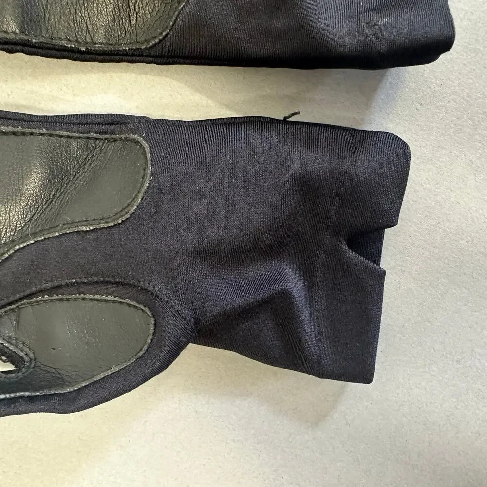 Isotoner good black