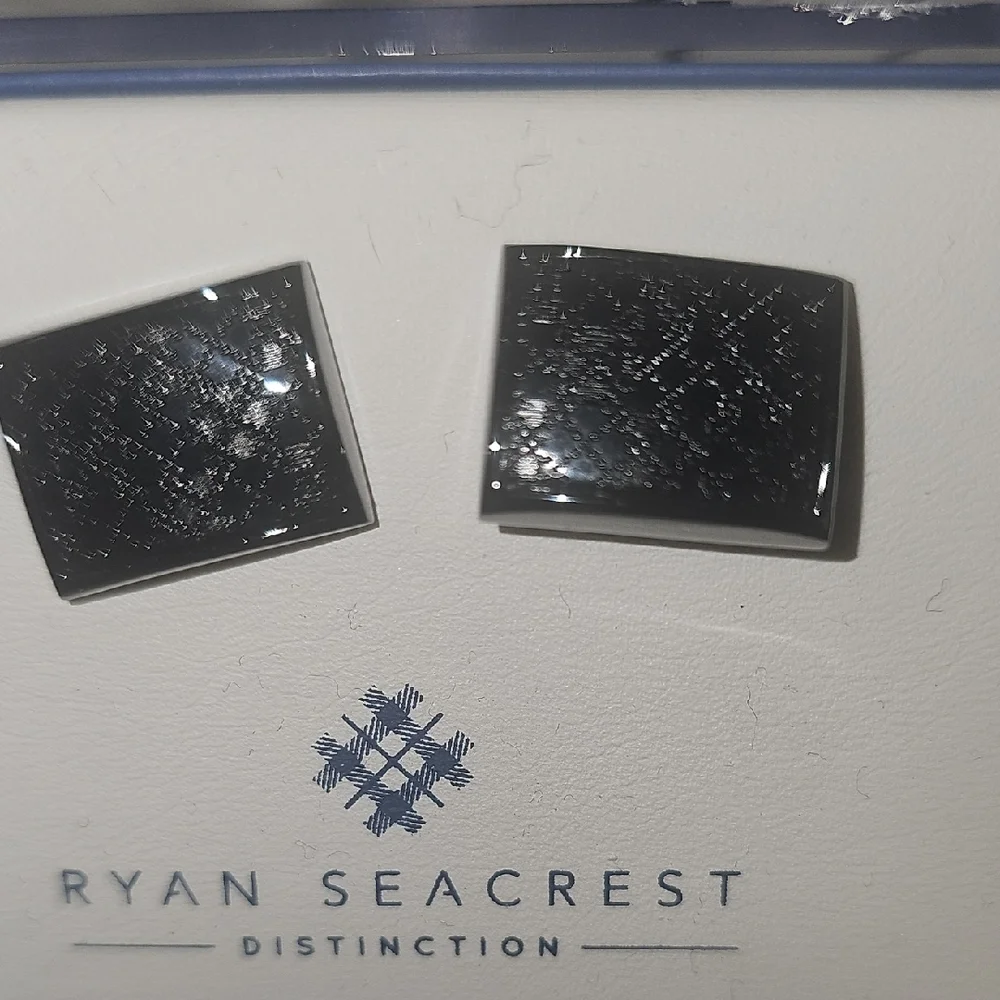 Ryan Seacrest Distinction polished square