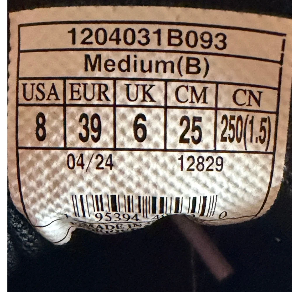 Brooks gently worn