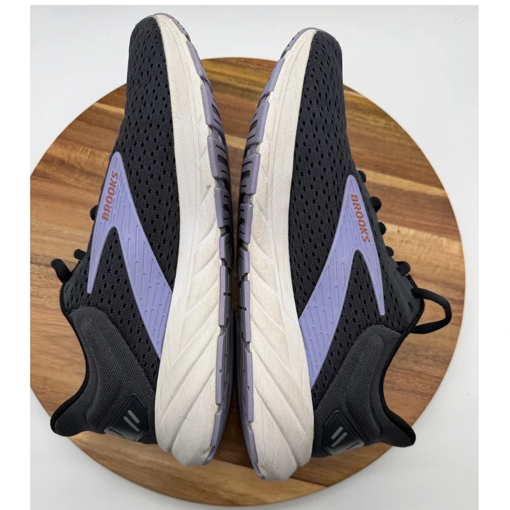 Brooks gently worn