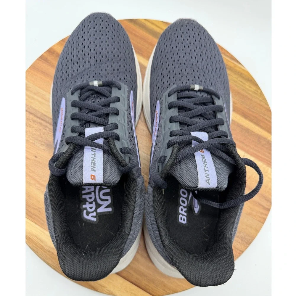 Brooks gently worn