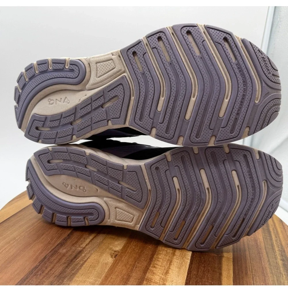 Brooks gently worn