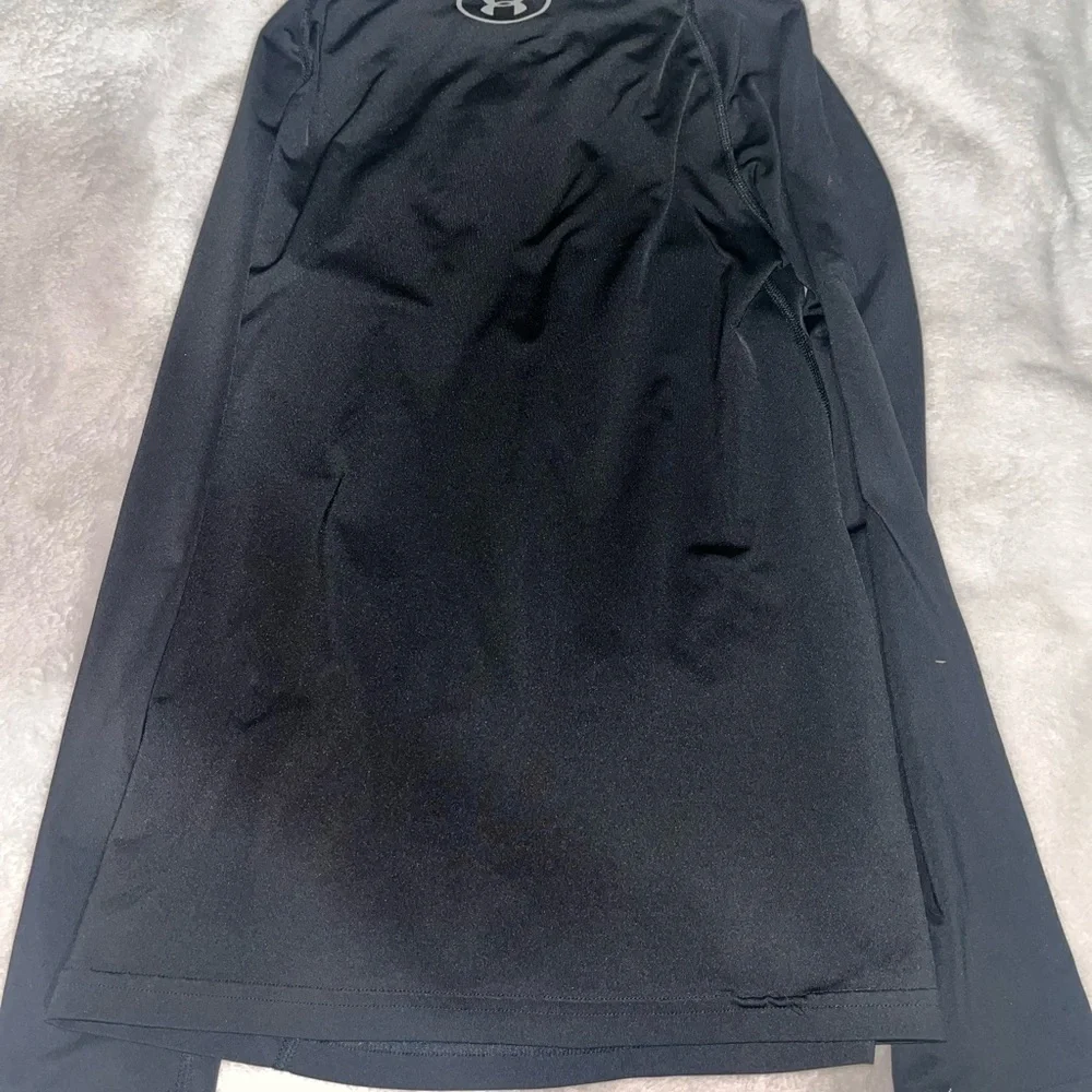 Under Armour sleek black