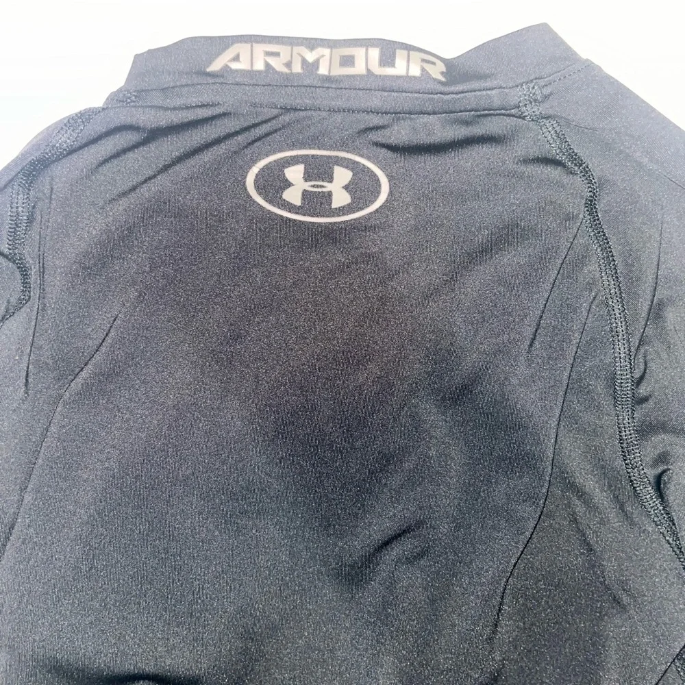 Under Armour sleek black