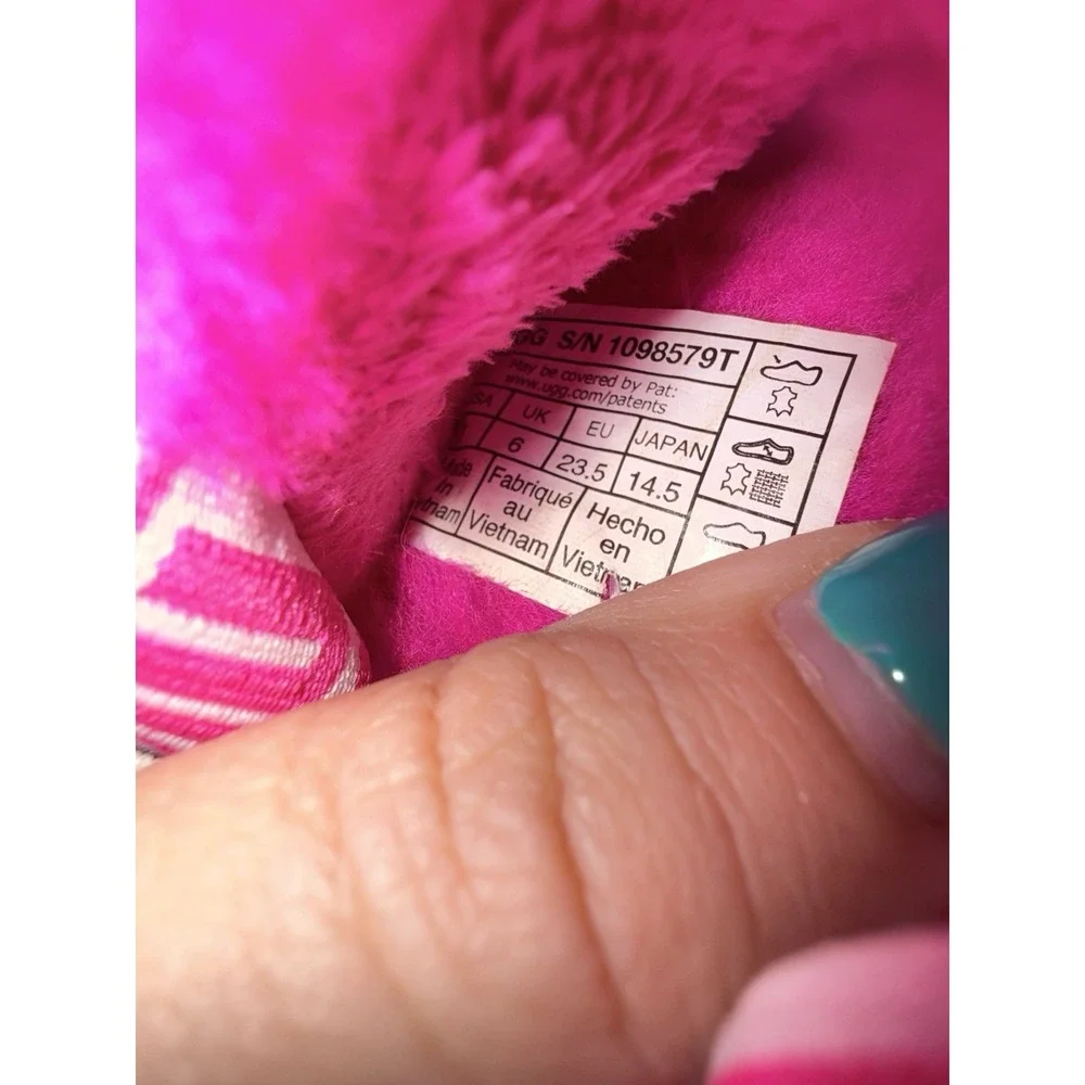 UGG toddler fluff