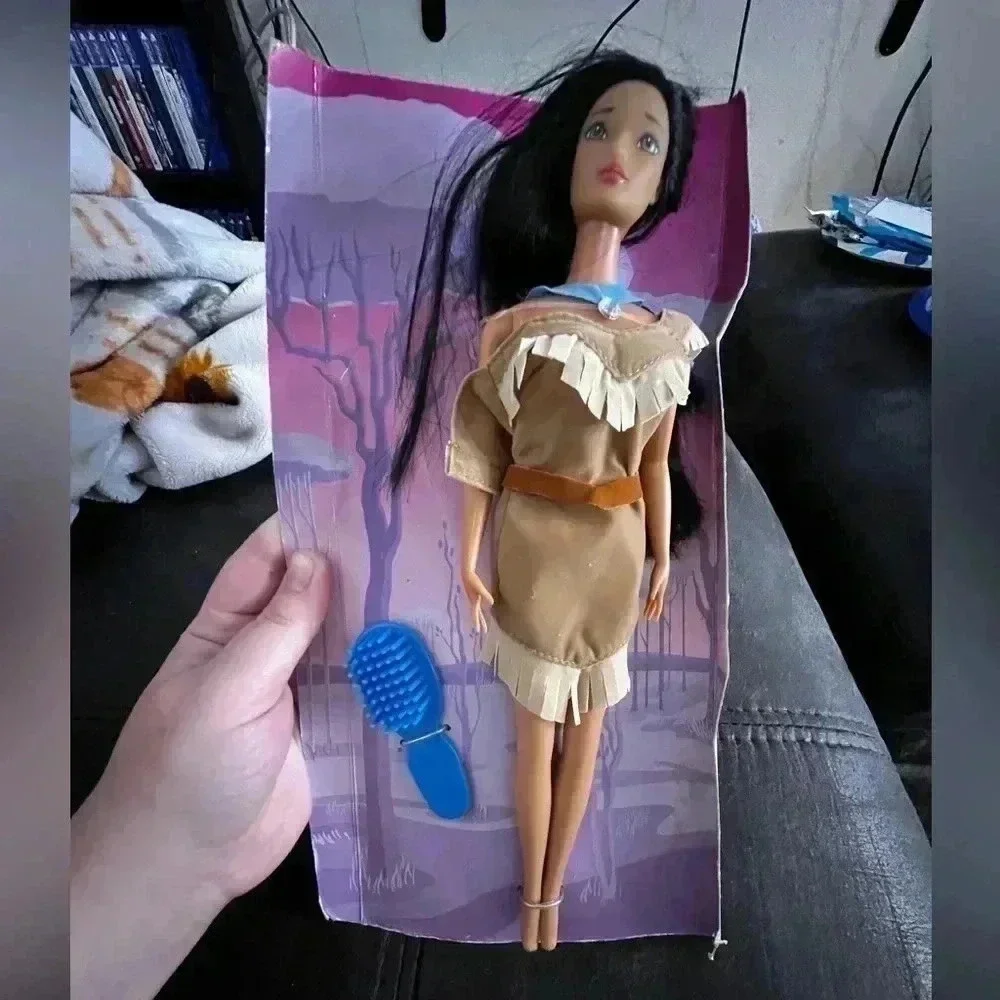 Pocahontas Disney Store Doll With Brush New