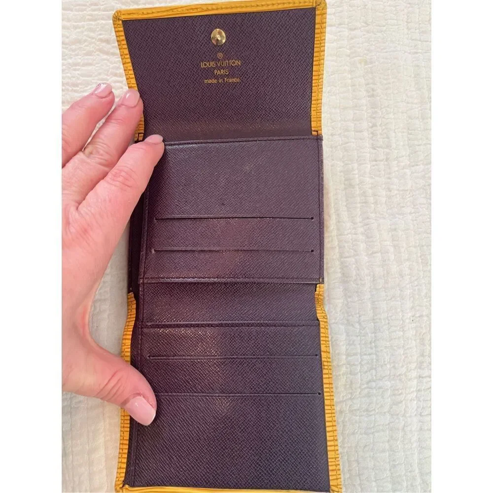 Louis Vuitton epi wear vintage