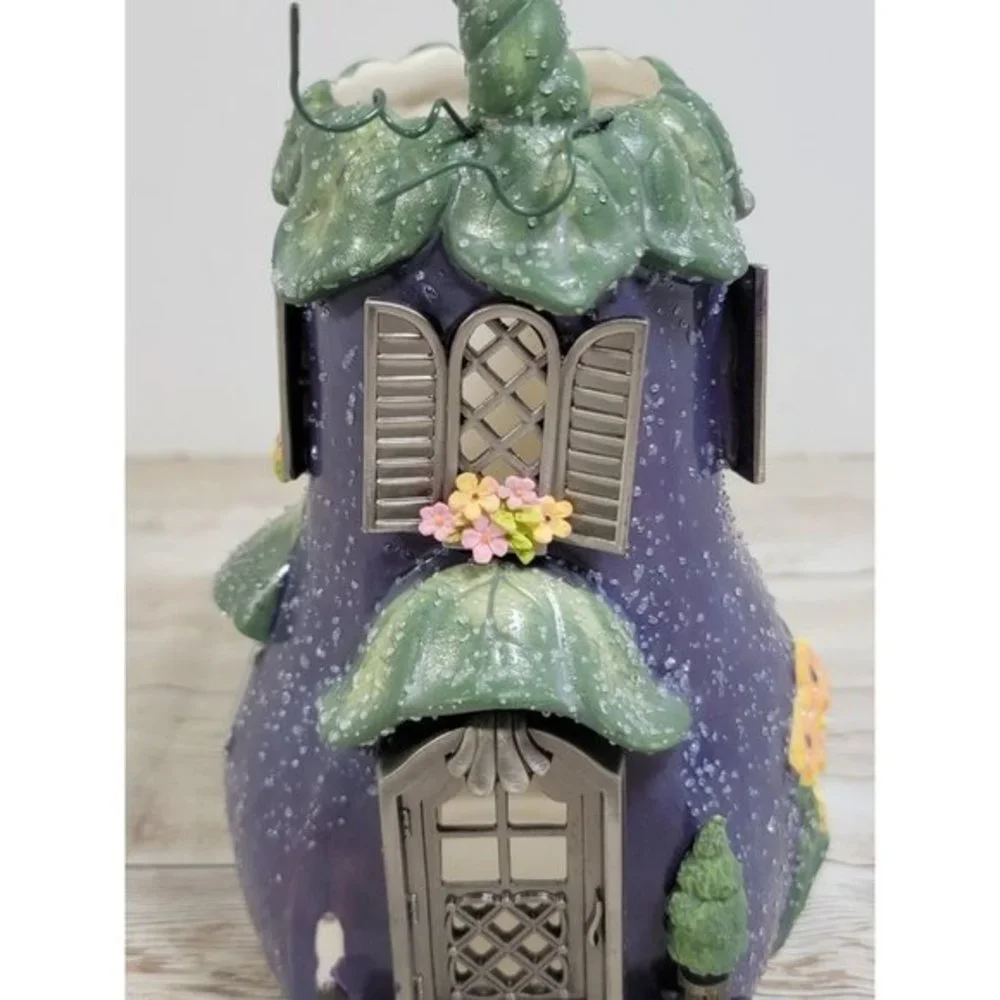 PartyLite ceramic cottage