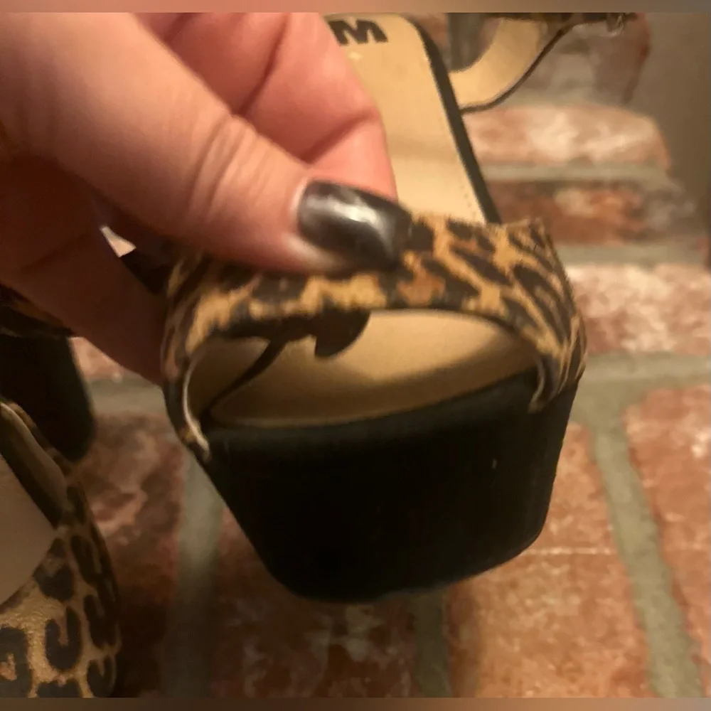 SM women leopard