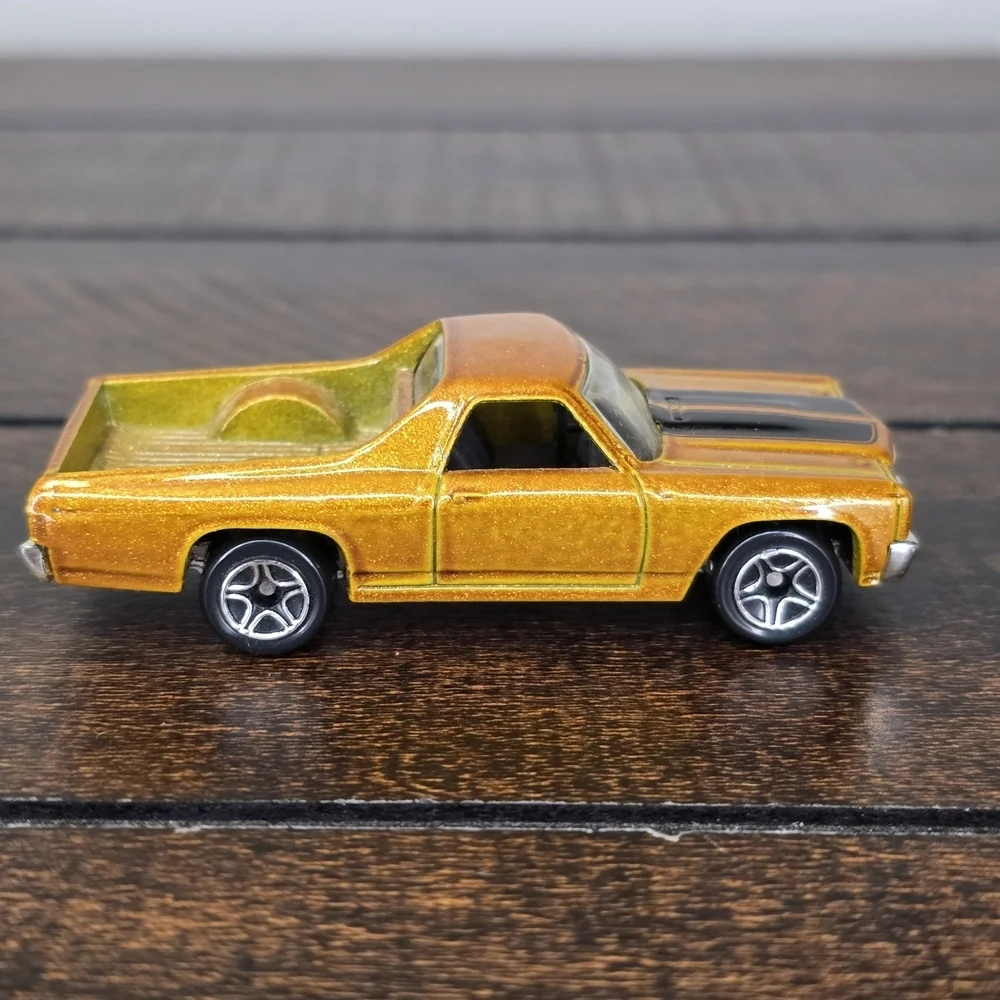 Matchbox and HotWheels vintage matchbox