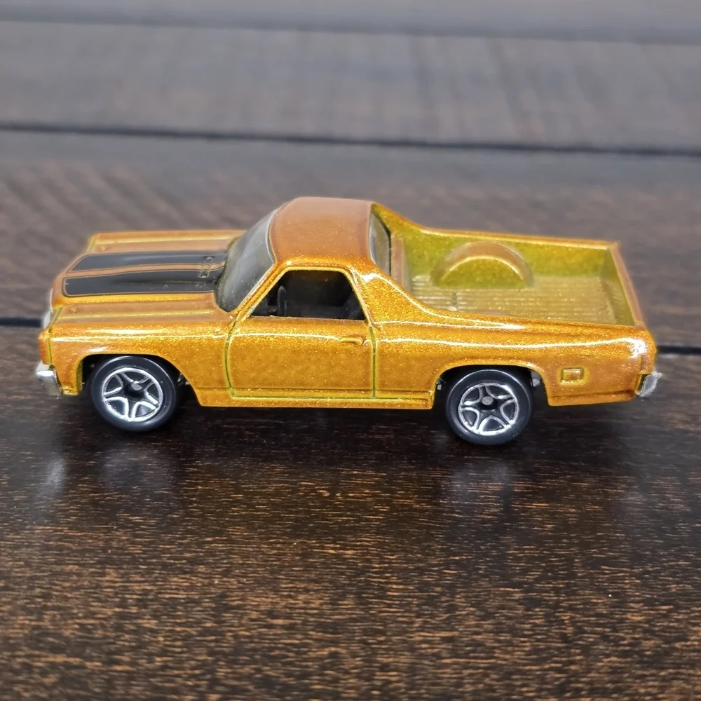 Matchbox and HotWheels vintage matchbox