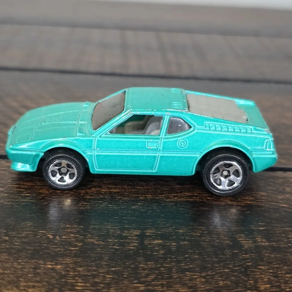 Matchbox and HotWheels vintage matchbox