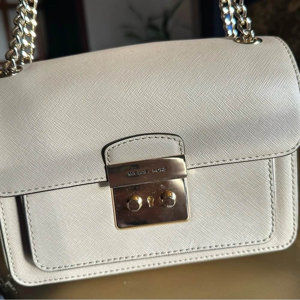 Michael Kors elegant tan