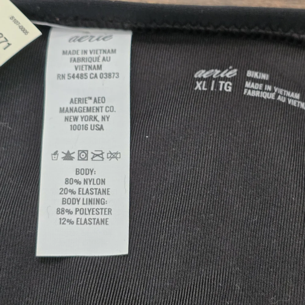 aerie black full
