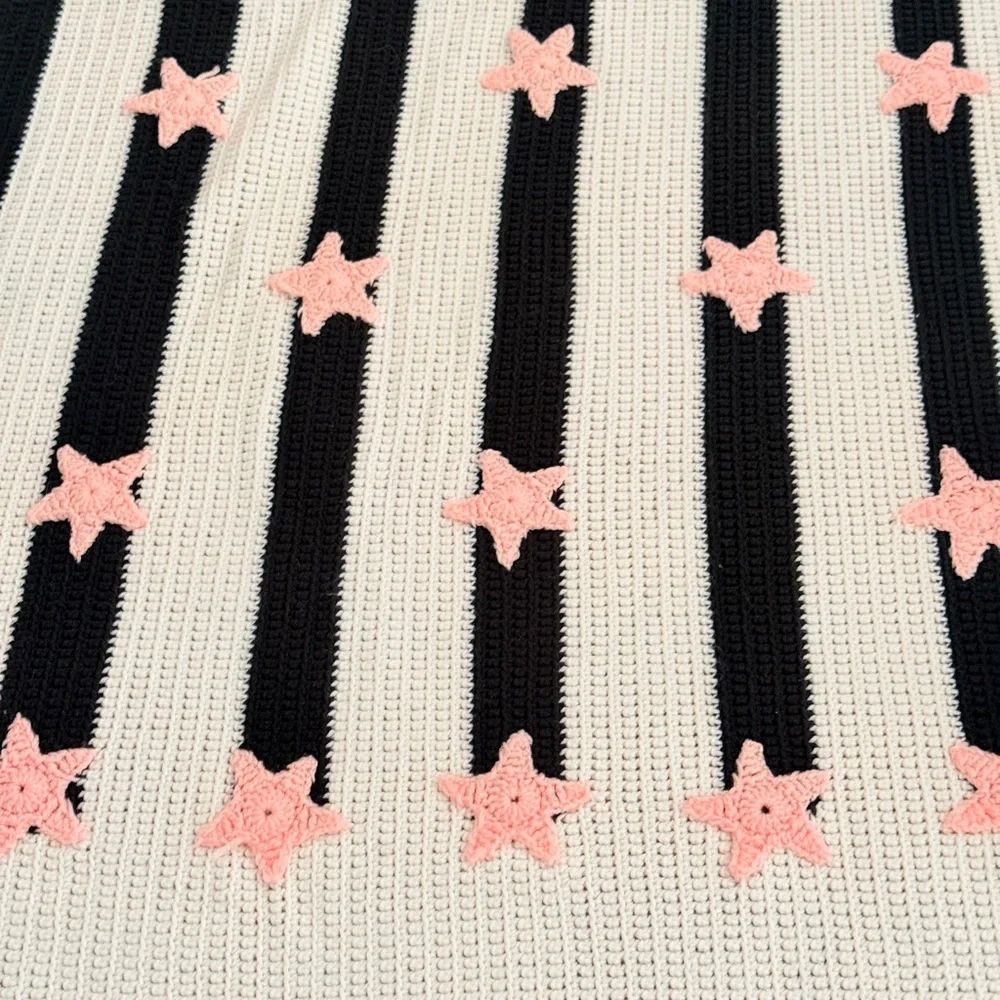 Handmade knit bed