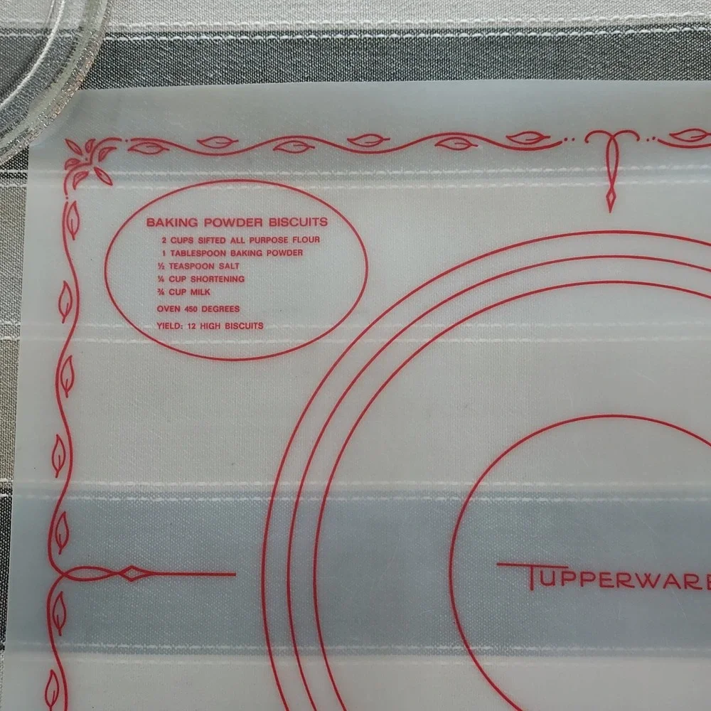 Vintage 1965 Tupperware Pastry Mat Rolling Pie Crust Pizza Dough Tart Baking
