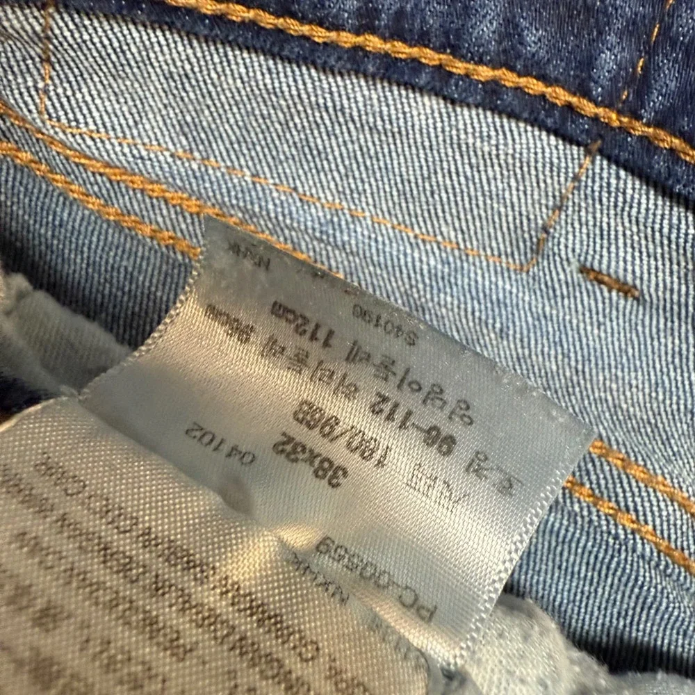 Levis size 38x32